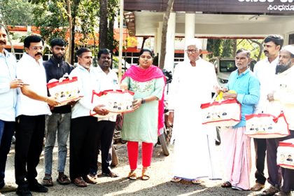 ಶಾಸಕರಿಂದ ಸುರಕ್ಷಾ ಕಿಟ್‌ಗಳ ವಿತರಣೆ