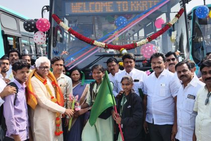 ವಿದ್ಯಾರ್ಥಿ ರಥ ಬಸ್‌ಗಳ ಉದ್ಘಾಟನೆ ಕಾರ್ಯಕ್ರಮ : ಶಾಸಕರೊಂದಿಗೆ ವಿದ್ಯಾರ್ಥಿಗಳ ಸಂವಾದ ಕಾರ್ಯಕ್ರಮ ಬಸ್ ವ್ಯವಸ್ಥೆಯಿಂದ ತರಗತಿಗೆ ಹಾಜರಾತಿ ಹೆಚ್ಚಲಿ – ಬಾದರ್ಲಿ