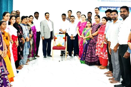 ವಾಲ್ಮೀಕಿ ವಿವಿ : ಅಂಬಿಗರ ಚೌಡಯ್ಯ ಜಯಂತಿ ಆಚರಣೆಯಲ್ಲಿ ಪ್ರೊ.ಶಿವಾನಂದ ಕೆಳಗಿನಮನಿ ಅಂಬಿಗರ ಚೌಡಯ್ಯರ ಕಾಯಕತತ್ವ ಜೀವನದಲ್ಲಿ ಅಳವಡಿಸಿಕೊಳ್ಳೋಣ