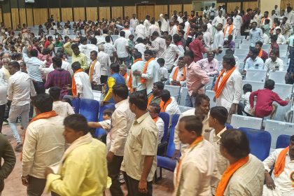 ಶಿವಯೋಗಿ ಶ್ರೀ ಸಿದ್ದರಾಮೇಶ್ವರರ ಜಯಂತಿ  ಅಧಿಕಾರಿಗಳ ಗೈರು, ಭೋವಿ ಸಮಾಜದವರ ಪ್ರತಿಭಟನೆ