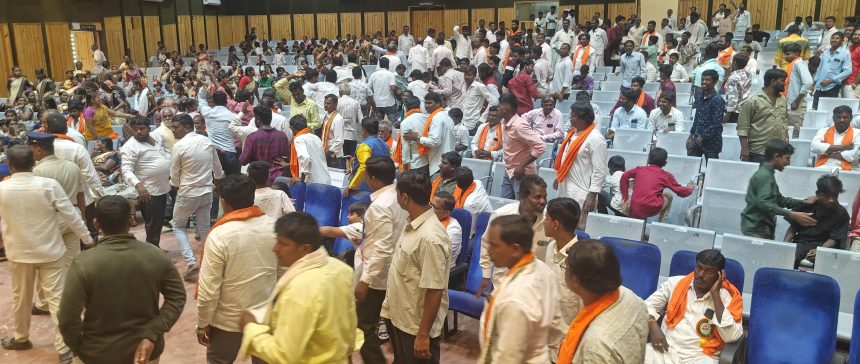 ಶಿವಯೋಗಿ ಶ್ರೀ ಸಿದ್ದರಾಮೇಶ್ವರರ ಜಯಂತಿ  ಅಧಿಕಾರಿಗಳ ಗೈರು, ಭೋವಿ ಸಮಾಜದವರ ಪ್ರತಿಭಟನೆ