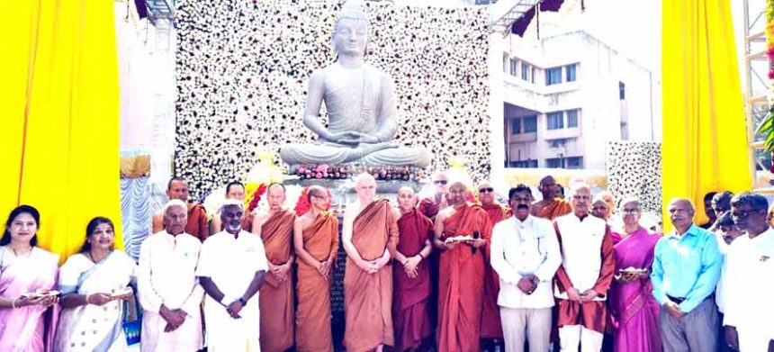 ಗೌತಮ ಬುದ್ಧನ ಏಕಶಿಲಾ ಮೂರ್ತಿ ಅನಾವರಣ