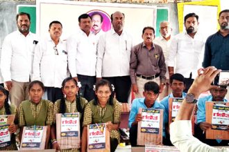 ಜಿ.ಸುರೇಶ್ ಪ್ರತಿಷ್ಠಾನ ಉದ್ಘಾಟನೆ, ಪಠ್ಯ ಸಾಮಗ್ರಿ ವಿತರಣೆ