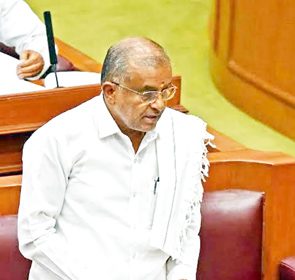 ಸಾವಿರ ಅಡಿ ಆಳ ಬೊರ್ವೆಲ್ ಕೊರೆದರೂ ನೀರು ಸಿಗುತ್ತಿಲ್ಲ ಮೂಗನಹುಂಡಿ ಏತ ನೀರಾವರಿ ಯೋಜನೆ ಜಾರಿಗೆ ಜಿ. ಟಿ ದೇವೇಗೌಡ ಆಗ್ರಹ