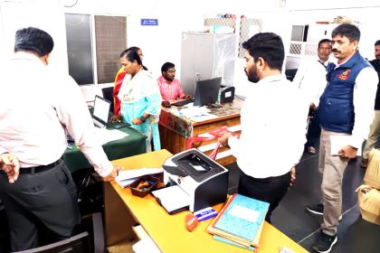 ಸಿರವಾರ : ಲೋಕಾಯುಕ್ತರಿಂದ ಪಟ್ಟಣ ಪಂಚಾಯತಿ ದಾಖಲೆಗಳ ಪರಿಶೀಲನೆ