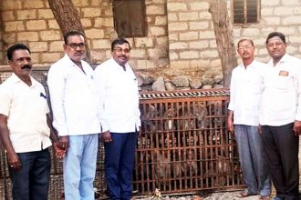 ಸಿರವಾರ ಪಟ್ಟಣದಲ್ಲಿ ಕೋತಿಗಳ ಕಾಟ, ಅರಣ್ಯಕ್ಕೆ ಸ್ಥಳಾಂತರ