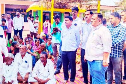 ಕಾರ್ಖಾನೆ ತ್ಯಾಜ್ಯ ವಿರುದ್ಧ ಸಿಡಿದೆದ್ದ ಗ್ರಾಮಸ್ಥರು – ಕಾರ್ಖಾನೆಗಳನ್ನು ಬಂದ್ ಮಾಡುವಂತೆ ಆಗ್ರಹಿಸಿ ಸಭೆ