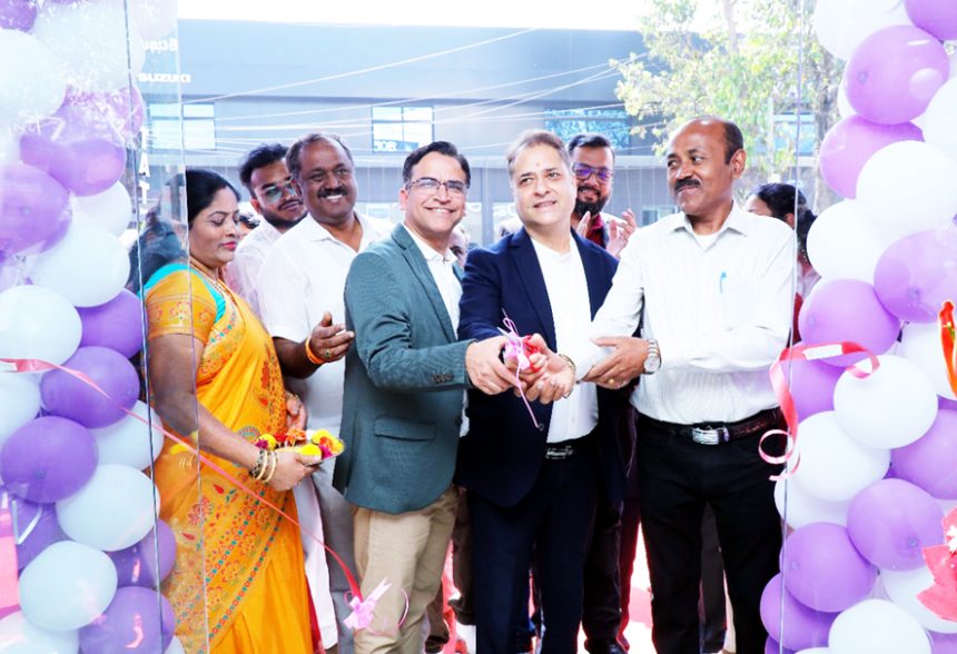 ಲಿವ್ಪೂೆ ್ಯನರ್ ಭೌತಿಕ ರೀಟೇಲ್ ಮಾರುಕಟ್ಟೆ ವಿಸ್ತರಣೆ