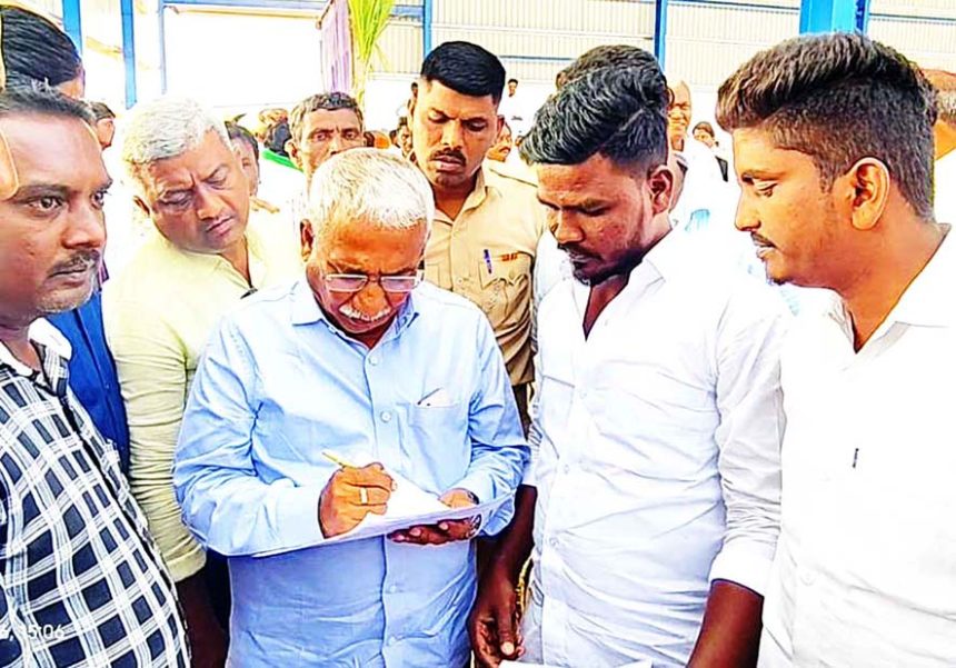 ನಕಲಿ ಮದ್ಯ ಮಾರಾಟ : ಅಧಿಕಾರಿ ವಿರುದ್ಧ ಅಬಕಾರಿ ಸಚಿವರಿಗೆ ದೂರು