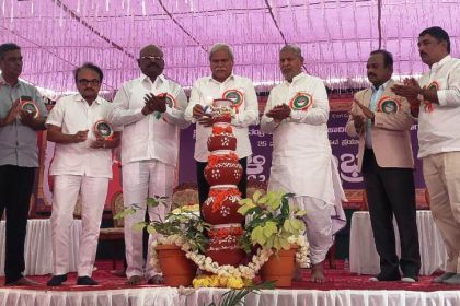 ವೀ.ವಿ. ಸಂಘದ ಶಾಲಾ-ಕಾಲೇಜಿನ 25ರ ಬೆಳ್ಳಿ ಹಬ್ಬದ ಸಂಭ್ರಮ    ಶೈಕ್ಷಣಿಕ ಅಭ್ಯುದಯಕ್ಕೆ ಸಂಸ್ಥೆ,ಮಠಮಾನ್ಯಗಳ ಕೊಡುಗೆ ಅಪಾರ : ದರ್ಶನಾಪೂರ