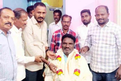 ಸಾರ್ವಜನಿಕ ಅರ್ಜಿಗಳ ವಿಲೇವಾರಿಯಲ್ಲಿ ಮಾನ್ವಿ ನಾಡ ಕಚೇರಿಗೆ ದ್ವಿತೀಯ ಸ್ಥಾನ ಉಪ ತಹಸೀಲ್ದಾರ್ ವಿರುಪಣ್ಣಗೆ ಕಂದಾಯ ಆಯುಕ್ತರಿಂದ ಅಭಿನಂದನಾ ಪತ್ರ