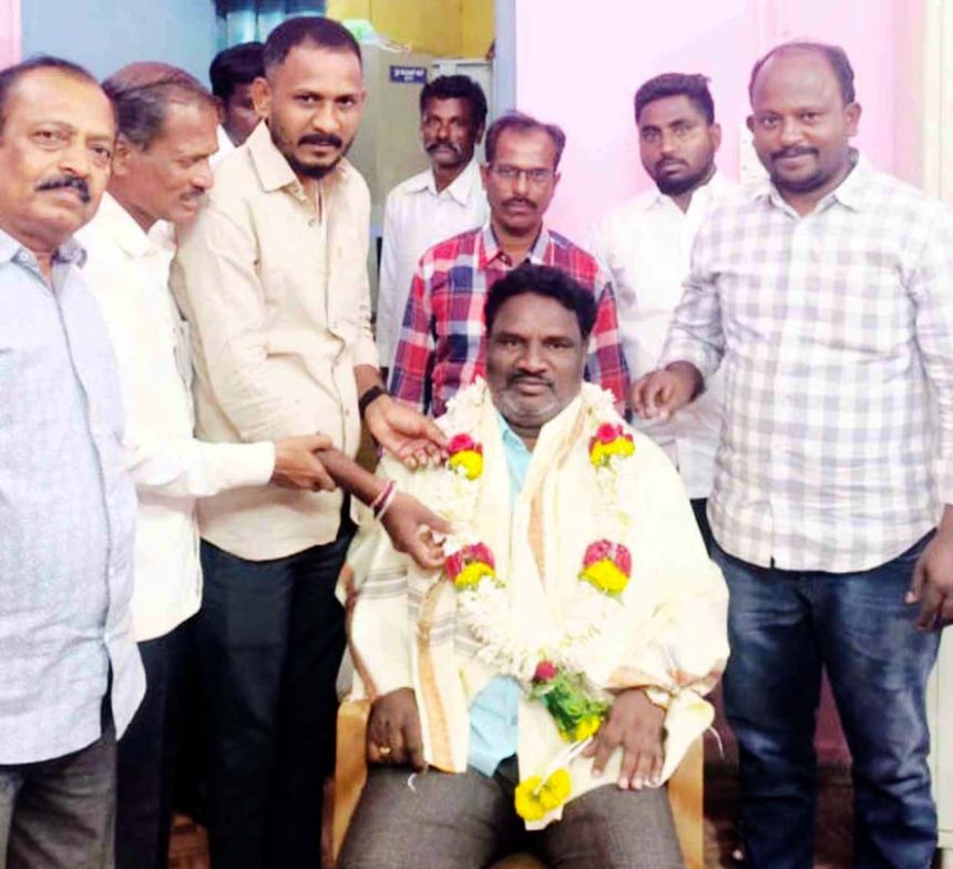 ಸಾರ್ವಜನಿಕ ಅರ್ಜಿಗಳ ವಿಲೇವಾರಿಯಲ್ಲಿ ಮಾನ್ವಿ ನಾಡ ಕಚೇರಿಗೆ ದ್ವಿತೀಯ ಸ್ಥಾನ ಉಪ ತಹಸೀಲ್ದಾರ್ ವಿರುಪಣ್ಣಗೆ ಕಂದಾಯ ಆಯುಕ್ತರಿಂದ ಅಭಿನಂದನಾ ಪತ್ರ