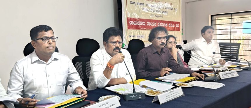 ತಾಲೂಕು ಕೆಡಿಪಿ ಪ್ರಗತಿ ಪರಿಶೀಲನೆ, ಜಲಧಾರೆ ವಿಳಂಬಕ್ಕೆೆ ತರಾಟೆ  ನೀರಿನ ಸಮಸ್ಯೆೆ ಸದ್ದು, ಸಮನ್ವಯತೆಯೊಂದಿಗೆ ಸರಿದೂಗಿಸಲು ಶಾಸಕ ದದ್ದಲ್ ತಾಕೀತು