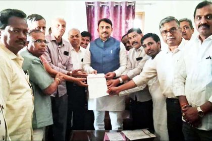 ಬ್ರಾಹ್ಮಣ ಸಮಾಜದಿಂದ ಸಂಸದರಿಗೆ ಮನವಿ ಗಾಯತ್ರಿ ಭವನಕ್ಕೆ 50 ಲಕ್ಷ ಅನುದಾನ ನೀಡಲು ಮನವಿ