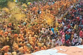 ಏಳು ಕೋಟಿ… ಕೋಟಿ… ಕೋಟಿಘೇ…  ಮೈಲಾಪೂರ ಮೈಲಾರಲಿಂಗೇಶ್ವರ ಜಾತ್ರೆಗೆ ಹರಿದು ಬಂದ ಜನ ಸಾಗರ ಭಂಡಾರದ ಒಡೆಯನ ಸಂಭ್ರಮದ ಪಲ್ಲಕ್ಕಿ ಉತ್ಸವ