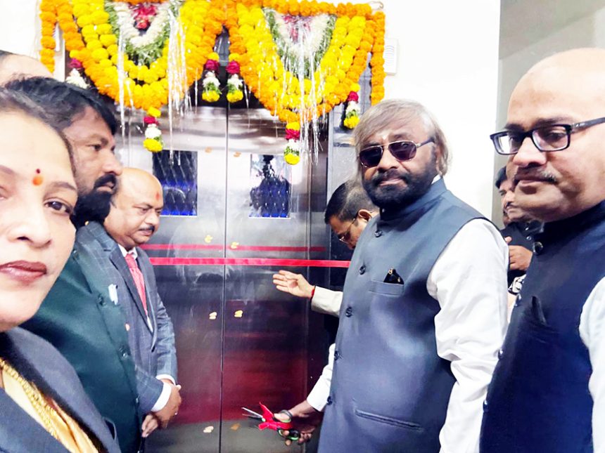 ಜಿಲ್ಲಾ ನ್ಯಾಯಾಲಯದಲ್ಲಿ ಅಳವಡಿಸಲಾದ ಲ್ಟಿ್‌ಿ ಸೌಲಭ್ಯಕ್ಕೆ ಸಚಿವ ಖಂಡ್ರೆ ಚಾಲನೆ