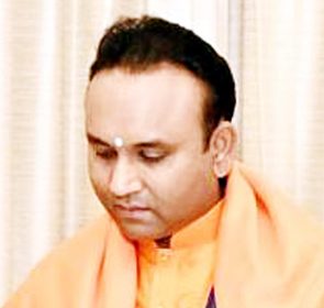 ಪಟ್ಟದ್ದೇವರ ಅಮೃತ ಮಹೋತ್ಸವಕ್ಕೆ ಮಧುಸೂದನ ಸಾಯಿಗೆ ಆಹ್ವಾನ