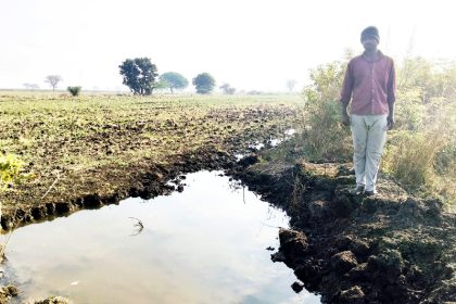 ಚಿಲ್ಲರ್ಗಿ ಪಂಚಾಯತ್ ಬೇಜವಾಬ್ದಾರಿ : ಕಡಲೆ ಬೆಳೆ ಜಲಾವೃತ : ರೈತನ ಕಣ್ಣೀರು