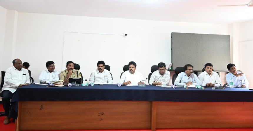 ಜಿಲ್ಲಾ ಉತ್ಸವ ಸಾಂಸ್ಕೃತಿಕ ಸಮಿತಿ ಸಭೆ ಗ್ರಾಾಮೀಣ ಕಲಾವಿದರು, ತಂಡಗಳಿಗೂ ಅವಕಾಶ ಇರಲಿ-ದದ್ದಲ್