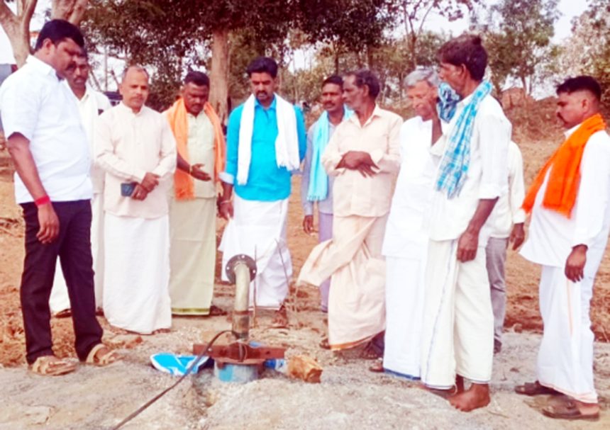 ದೇವಸ್ಥಾನಕ್ಕೆ ಬೋರ್‌ವೆಲ್ ಕೊರೆಸಿ ದೈವೀ ಕಾರ್ಯಕ್ಕೆ ನೆರವಾದ ಅಣ್ಣಪ್ಪ