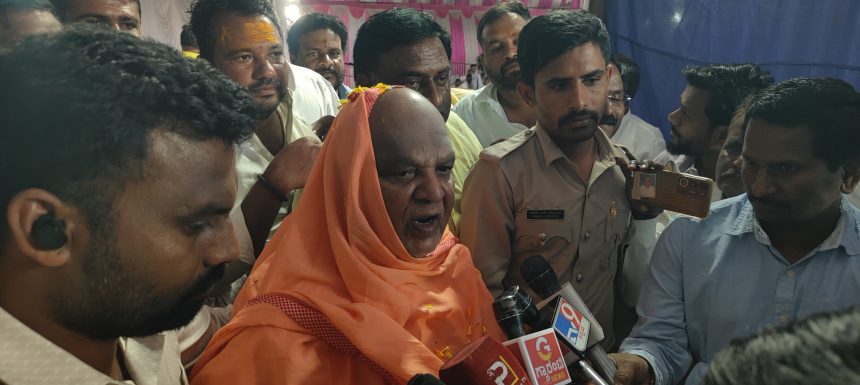 ಶ್ರಾವಣ ಮಾಸದವರೆಗೆ ಸಿಎಂಗೆ ತೊಂದರೆ ಇಲ್ಲಾ : ಕೋಡಿ ಮಠದ ಶ್ರೀ