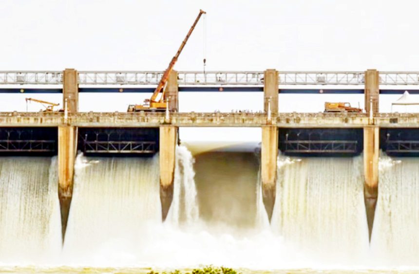 ತುಂಗಭದ್ರಾ ಗೇಟ್ ಅಳವಡಿಕೆ, ಅನುದಾನದ ರಾಜಕೀಯ ಮೇಲಾಟ