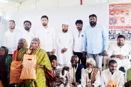 ಗಣರಾಜ್ಯೋತ್ಸವ ಅಂಗವಾಗಿ ಸರ್ವಧರ್ಮ ಟ್ರ್ಟ್ ನಿಂದ ವೃದ್ದರು, ವಿದ್ಯಾರ್ಥಿಗಳಿಗೆ ನೆರವು