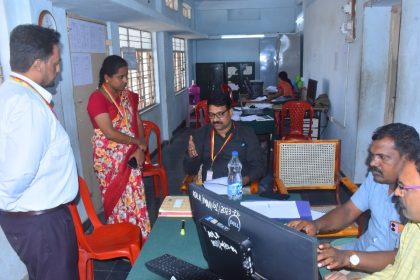 ಮಾನ್ವಿಿ: ಶಿಕ್ಷಣ ಇಲಾಖೆ, ಪುರಸಭೆ, ಭೂದಾಖಲೆ ಕಚೇರಿಗಳಿಗೆ ಲೋಕಾಯುಕ್ತ ಅಧಿಕಾರಿಗಳ ತಂಡ ಭೇಟಿ-ಪರಿಶೀಲನೆ