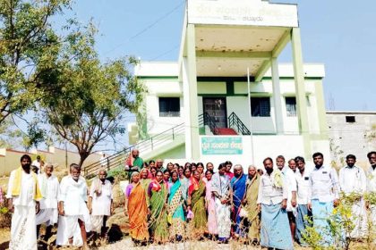 ಕವಿತಾಳ ಆರ್‌ಎಸ್‌ಕೆ ; ಶೇಂಗಾ ಬೀಜ ವಿತರಣೆಯಲ್ಲಿ ತಾರತಮ್ಯ, ಪ್ರತಿಭಟನೆ