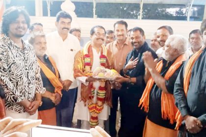 ಮಾಜಿ ಶಾಸಕ ತಿಪ್ಪರಾಜುರಿಂದ ಎಸ್‌ಆರ್ ರೆಡ್ಡಿಗೆ ಸನ್ಮಾನ