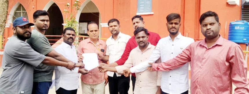 ಸಿದ್ದಪ್ಪ ಹೋಟೆಲ್ ಓಣಿಯ ನಿವಾಸಿಗಳ ಆಗ್ರಹ ಎಲ್‌ಬಿಎಸ್ ನಗರದ ನೀರು ಸಮಸ್ಯೆ ನಿವಾರಿಸಲು ಪೈಪಲೈನ್ ಅಳವಡಿಸಿ