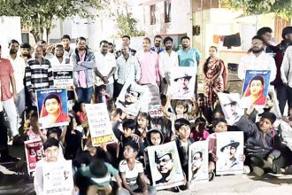 ದೇವಸೂಗೂರಲ್ಲಿ ಶಾಲೆ ವಿಲೀನ ವಿರೋಧಿಸಿ ಪ್ರತಿಭಟನೆ