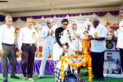 ಪಠ್ಯದ ಜೊತೆ ಪ್ರತಿಭೆ ಅನಾವರಣಕ್ಕೆ ವೇದಿಕೆ ಬಳಸಿಕೊಳ್ಳಿ- ಸಂತೋಷಿರಾಣಿ