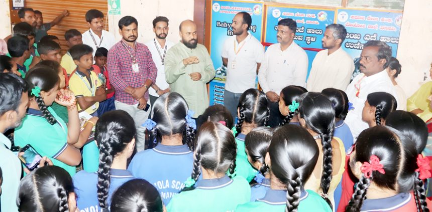 ಮಾನ್ವಿ: ಲೊಯೋಲಾ ಸಂಸ್ಥೆಯಿಂದ ಬಸ್ ನಿಲ್ದಾಣದಲ್ಲಿ ತಾಯಿ ಎದೆ ಹಾಲು ಉಣಿಸುವ ಕೊಠಡಿ ಆರಂಭ