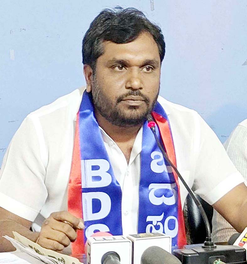 ಸಾಯಿ ಕರ್ಮಚಾರಿಯಿಂದ ನಿಷೇಧಿತ ಮಲಗುಂಡಿ ಸ್ವಚ್ಛತೆ ರಿಮ್‌ಸ್‌ ನಿರ್ದೇಶಕ, ಸಮಾಜ ಕಲ್ಯಾಣಾಧಿಕಾರಿ ಅಮಾನತ್ತಿಗೆ ಭಂಡಾರಿ ಆಗ್ರಹ