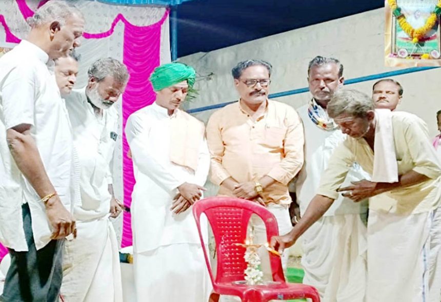 ಪಿಕಳಿಹಾಳ : ಪುರಾಣ ಪ್ರವಚನಕ್ಕೆ ಚಾಲನೆ