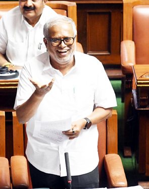 ಶಾಸಕ ಸುರೇಶ್ ಕುಮಾರ್ ಮನೆ ಗೋಡೆಗೆ ಪೋಸ್ಟರ್ ಅಂಟಿಸಿದವರ ವಿರುದ್ಧ ಕ್ರಮ