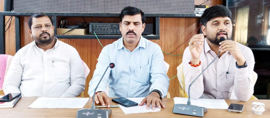 ತಾ.ಪಂ.ಸಭಾಂಗಣದಲ್ಲಿ ಅಧಿಕಾರಿಗಳ ಸಭೆ ಬೇಸಿಗೆಯಲ್ಲಿ ಕುಡಿಯುವ ನೀರಿನ ಸಮಸ್ಯೆಯಾಗದಂತೆ ನಿರ್ವಹಿಸಿ