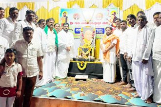 ದಿ.ಸಿದ್ದರಾಮಾನಂದ ಪುರಿ ಮಹಾಸ್ವಾಮಿಗಳಿಗೆ ನುಡಿನಮನ ಸಮಾಜಕ್ಕೆ ಶ್ರೀಗಳ ಕೊಡುಗೆ ಅಪಾರ : ಮಾದಯ್ಯ ಗುರುವಿನ್