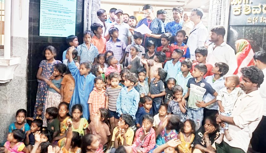 ಕಸ ಆಯುವ ಸಮುದಾಯದ 100 ಮಕ್ಕಳಿಗೆ ಹೊಸ ಬಟ್ಟೆ ವಿತರಣೆ ಹೊಸ ವರ್ಷ… ಹೊಸ ಬಟ್ಟೆ… ಹೊಸ ಭರವಸೆ..!