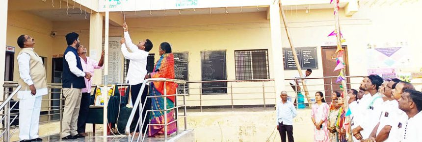 ಸಿರವಾರ: 77ನೇ ಗಣರಾಜ್ಯೋತ್ಸವ ಅದ್ಧೂರಿ ಆಚರಣೆ