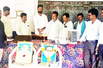 ಸರ್ಕಾರಿ ಶಾಲೆಗೆ ಪ್ರೊಜೆಕ್ಟರ್ ಕೊಡುಗೆ