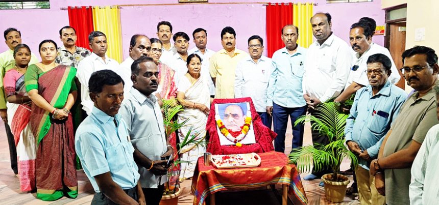 ಕಸಾಪದಿಂದ ನುಡಿನಮನ ತ್ರಿಭಾಷಾ ಕವಿ ವಿ.ಎಸ್ ಕಾಂತನವರ್ ಮೇರು ವ್ಯಕ್ತಿತ್ವದ ಸಾಹಿತಿ