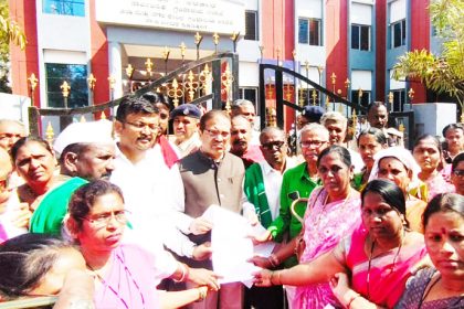 ರೈತರ – ಕಾರ್ಮಿಕರ ಬೇಡಿಕೆ ಈಡೇರಿಕೆಗೆ ಆಗ್ರಹಿಸಿ ಪ್ರತಿಭಟನೆ