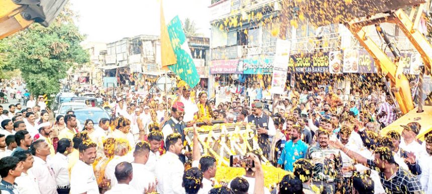 ತವರಿಗೆ ಮರಳಿದ ಸತೀಶ ನಾಯ್ಕಗೆ ಅದ್ದೂರಿ ಸ್ವಾಗತ