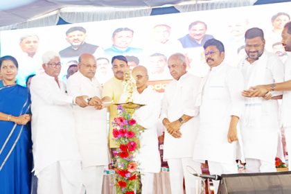 ಜಿಲ್ಲಾ ಉತ್ಸವ : ಪಂಚಗ್ಯಾರೆಂಟಿ ಯೋಜನೆಗಳ ಸಮಾವೇಶದಲ್ಲಿ ಸಚಿವ ಶರಣಪ್ರಕಾಶ ಪಾಟೀಲ್ ಕೇಂದ್ರ ಸರಕಾರದ ನೀತಿ ವಿರುದ್ಧ ಜನಾಂದೋಲನ ಆರಂಭವಾಗಬೇಕು