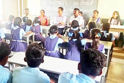 ಮಲ್ಲಟ ಶಾಲೆಗೆ ಕೃಷಿ ಇಲಾಖೆಯಿಂದ ಡೆಸ್‌ಕ್‌‌ಗಳ ವಿತರಣೆ