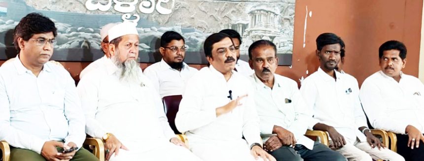 ಖಬರಸ್ತಾನ್ ಸೇರಿ ಎಲ್ಲಾ ಭೂ ಅಕ್ರಮಗಳ ಬಗ್ಗೆ ಬಿಜೆಪಿ ಧ್ವನಿ ಎತ್ತಲಿ