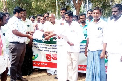 ಬಿಡಾಡಿ ದನಗಳ ಹಾವಳಿ : ಶಾಶ್ವತ ಪರಿಹಾರಕ್ಕೆ ಒತ್ತಾಯ