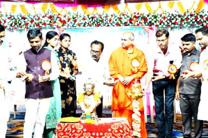 ಶ್ರೀ ಶಂಕರಭಾರತಿ ಶಾಲೆಯ ವಾರ್ಷಿಕೋತ್ಸವ ಮಾರ್ಕ್‌ಸ್‌ ಕಾರ್ಡ್‌ಗಾಗಿ ಮಕ್ಕಳನ್ನು ತಯಾರು ಮಾಡಬೇಡಿ – ಬೆಳಗಲ್